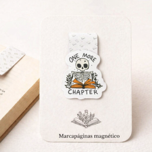 Marcapáginas magnético One more Chapter.