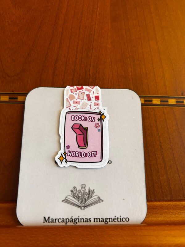 Marcapáginas magnético Book: on. World Off.