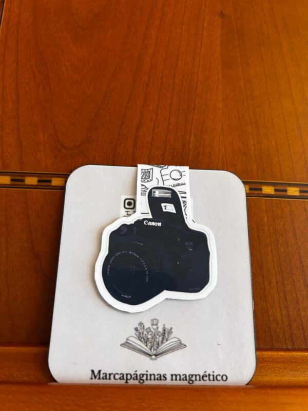 WhatsApp Image 2026-02-16 at 15.49.23 (15) Marcapáginas Magnético Cámara Canon.